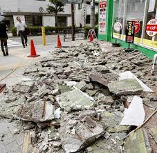 Der erdstoß ereignete sich rund 320 kilometer nordöstlich von los angeles. Beben Der Starke 6 1 Mindestens Drei Tote Und Viele Verletzte Bei Erdbeben In Japan Welt