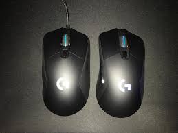 And the only difference between 403 and 703 is that 703 supports powerplay and 403 not. Am I Tripping Or Are The G403 Prodigy And The G703 Lightspeed Exactly The Same Shape Mousereview
