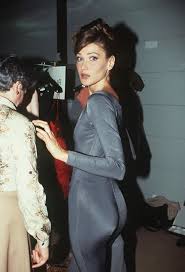 The inside story of donatella versace's homage to gianni: Carla Bruni 90s Carla Bruni Model Supermodels
