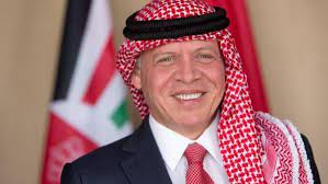 أجرى الرئيس الفلسطيني محمود عباس، مساء اليوم الأحد، اتصالا هاتفيا مع الملك عبد الله الثاني بن الحسين، ملك المملكة الأردنية الهاشمية، أعرب خلاله عن وقوف فلسطين بقيادتها وشعبها مع الأردن الشقيق في مواجهة الأزمات والتحديات كافة. Ø§Ù„Ù…Ù„Ùƒ Ø¹Ø¨Ø¯Ø§Ù„Ù„Ù‡ Ø§Ù„Ø«Ø§Ù†ÙŠ Ø§Ø­Ø¯ Ø§ÙØ±Ø§Ø¯ Ø§Ù„Ø¹Ø§Ø¦Ù„Ø© ÙƒØ§Ù† Ù…Ù†Ø§ÙÙ‚Ø§ ÙˆÙˆØ§Ù„Ø¯ÙŠ ÙƒØ§Ù† ÙŠØ¹Ø±Ù Ù†ÙØ§Ù‚Ù‡ ÙƒÙ„Ù…Ø© Ø§Ù„Ø£Ø±Ø¯Ù†