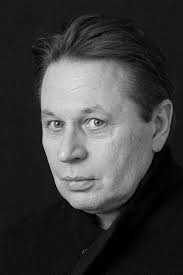 Tillsammans med pojkvännen petter oest, 34, ska komikern och skådespelaren få sitt första barn. Thin Ice 2020 Tv Show Where To Watch Streaming Online Plot