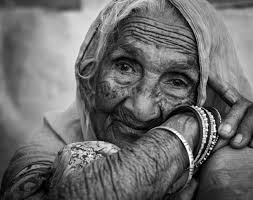 Beautiful Old Woman Black And White Photo A Beautiful Woman In India In Black And White By Fabiola Velasquez Black And White Portraits Portrait Photography Portrait