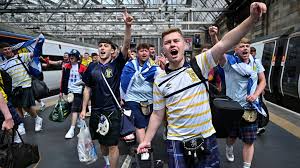 Scotland fans were photographed helping to tidy the streets of london ahead of last night's game. Auld Enemy Clash Pulls Thousands Of Scotland Fans To London Financial Times