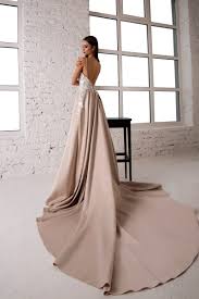 Dieses tüllkleid ist für alternative boho bräute. Brautkleider A Linie Anprobe Kauf Anderung Natalis Brautmode In Koln