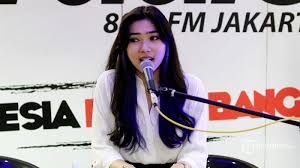 Download lagu kau tetap dalam anganku mp3 dan mp4 video dengan kualitas terbaik. Chord Lirik Lagu Romansa Isyana Sarasvati Duet Raisa Anganku Anganmu Tetap Dalam Jiwa Luruh Halaman 3 Tribunstyle Com