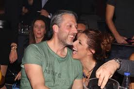 Τι έγινε και βούρκωσε η τραγουδίστρια; Elena Paparizoy Andreas Kapsalhs Telika O Gamos Den Skotwnei Ton Erwta Fwto