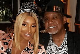 Reality tv stars nene leakes and gregg leakes pose for pictures at the may 2019 swagg retail store opening. Nene Leakes Reveals That Husband Gregg S Cancer Has Returned He S Super Small