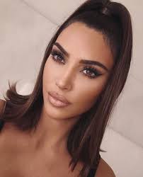 Kimberly noel kardashian west (born october 21, 1980) is an american media personality, socialite, model, businesswoman, producer, and actress. Kim Kardashyan Pokazala Foto Spyashego Kane Uesta Buro