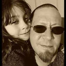 Stephanie Hutter's Instagram, Twitter & Facebook