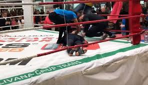 Sa spui despre asta ca e motociclist, cand vezi cu ce se ocupa si carte de vizita are. Video Mircea Badea A Fost FÄƒcut Knock Out In Doar Cinci Secunde Intr Un Meci De Kick Boxing