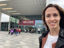 Alexandra Riemer's Instagram, Twitter & Facebook