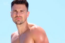 Has new Love Island 2018 star Sam Bird been mugged off by his beautician?