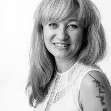 Merci à tous de vous être levés pour assister à ma conférence ce matin et  d'avoir brandi fièrement les couleurs de notre société BÂTIR AU SUD  Architecteurs ! Olivier Arnal Delphine Collet