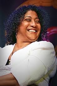 Melanie La's Instagram, Twitter & Facebook