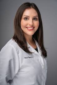 Paula Reyes's Instagram, Twitter & Facebook