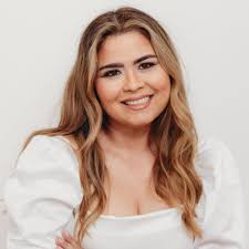 This sweet girl, who slept the entire newborn session, just being oh so  cute and making tiny newborn whimpers. Bizzy