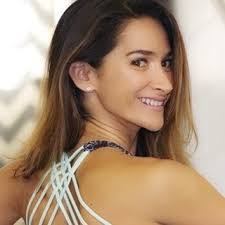 Julie Reamer's Instagram, Twitter & Facebook