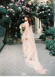 Alte Welt Brautinspirationen Von Lena Eliseeva Photography Hochzeitsguide Braut Kleid Hochzeit Braut Portraits