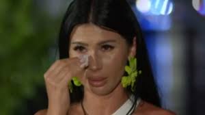 Bianca Dan de la Insula Iubirii apare pe site-uri de adulți. Marian nu  crede