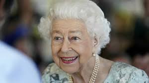 Queen Elizabeth death: Illinois Governor JB Pritzker among many mourning  death of British monarch