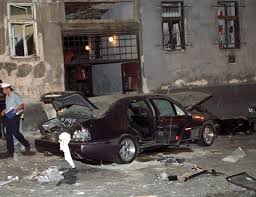1990 és 1994 között a baranya megyei önkormányzat irodavezetője, ill. A Magyar Szervezett Alvilag Tortenete 6 Bombak Lovesek Halottak