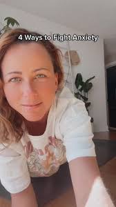 Meaghan Jayne Gibson (@yoga.with.megs)