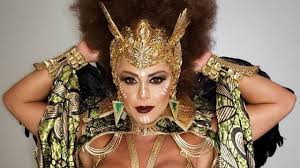 Maybe you would like to learn more about one of these? Rainha De Bateria Viviane Araujo Comemora Titulo Da Mancha Verde No Carnaval