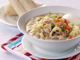 Philippinische Huhnernudelsuppe Sopas Huhnernudelsuppe Philippinische Rainydaycomfortfood Sopas Huhnernudelsuppe Suppenrezepte Rezepte Mit Huhn