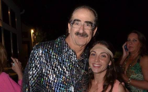 Mary Padian and Moe on Storage Wars: Texas