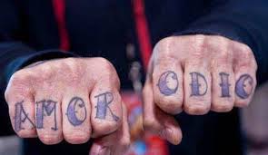Resultado De Imagen De Amor Odio Tattoo Tatuajes De Amor Tatuajes En La Mano Tatuaje De Jesus