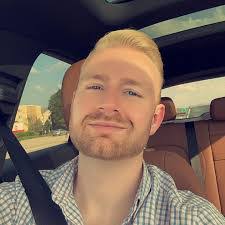 Amy Hetzer's Instagram, Twitter & Facebook