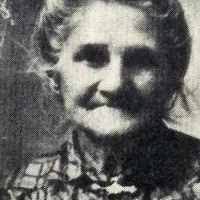 Sarah Redwine's Instagram, Twitter & Facebook