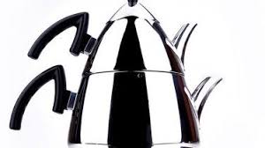 Bu videoda kettle içerisindeki kireci karbonat, limon ve sirkeyle nasıl temizleyeceğinizi anlattık. Parlatmak Icin Ise Kullanmaniz Gereken Urun Sirke Ve Karbonat Karisimidir Bir Miktar Sirke Ve Karbonati Karistirip Demliginizi Bu K Caydanlik Caydanlik Kettle