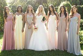 Achetez des collection mariage 2020 en ligne sur chicgirl.fr. Idees De Disparites Pour Les Robes Demoiselle D Honneur Blog Officiel De Persun Fr Demoiselle D Honneur Mariage Robe De Mariage Mariage