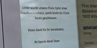 Zudem fallen monatlich zum teil sehr hohe kontoführungsgebühren von bis zu 6 eur an. Suche Mit Hubschrauber Rauber Sprengen Geldautomat Der Sparda Bank In Wittenberge