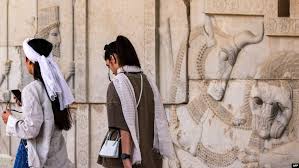 تهدید رئیس‌ قوه قضائیه ایران دربارۀ بی‌توجهی به حجاب اجباری: وضع موجود نباید ادامه یابد