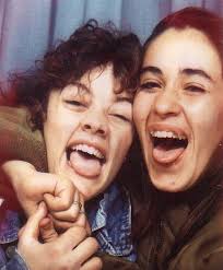 Notre concept a déjà séduit plus d'1,9 million de particuliers. Photo De Classe Deux Copines De 1991 Chambre Des Metiers Copains D Avant