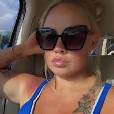 Adrienne Samples's Instagram, Twitter & Facebook