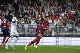 Niakaté (36e, csc), rashani (58e) pour clermont // niane (10 . Zccjhbiywqjkm
