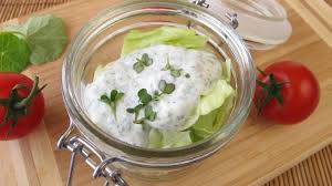 Joghurt Salat Dressing Selbst Gemacht Rezept Frag Mutti Rezept Klassischer Salat Rezepte Salat Im Einmachglas