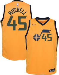 Utah jazz star donovan mitchell donned a jacob degrom jersey as he arrived for monday night's mitchell, whose father, donovan mitchell sr., is the director of player relations for the mets, has. Nike Youth Utah Jazz Donovan Mitchell 45 Gold Dri Fit Statement Swingman Jersey Dick S Sporting Goods