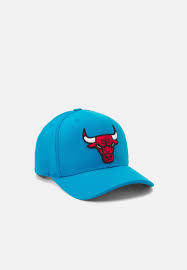 Browse all of our chicago bulls hats and caps with many hatland exclusive hats to wear proudly on their nba basketball journey from the draft to the nba finals. Mitchell Ness Nba Chicago Bulls Vibes Redline Snapback Cap Blue Blau Zalando De