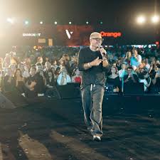 Image result for tbn:ThJbLJ9iWaHS_M::www.amrdiab.net/wallpapers/AmrDiab_Net_Kammel%2520(6).jpg