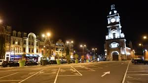 A curfew is an order specifying a time during which certain regulations apply. Couvre Feu Partout Pas De Surprise Dans Le Nord Le Pas De Calais Pensait Etre Epargne Par Endroits