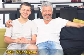 Behzat uygur eşi ve oğlu nejat uygur maldivler'e tatile gitti. Behzat Uygur Aslen Nereli Burcu Ve Yasi Nedir