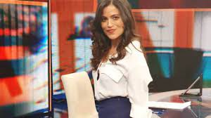 Dalla recitazione, all'arte, al giornalismo, la gentili rivela curiosità personali. Veronica Gentili Red Version Spacco Da Brividi E Tacco 12 Atomica
