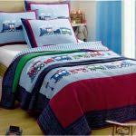 Erkek çocuk odası fikirleri için işlevselliğin en üst düzeyde olduğu yataklar seçilmeli, alt kısımları depo alanı üst kısmı yatak görevi gören bu mobilyalar ve ya alt kısımlarını çekmece olarak kullanacağınız yatak tasarımları ile fonksiyonel ve yaratıcı dekorasyonlar yapılmalıdır. 2019 Birbirinden Guzel Cocuk Yatak Ortusu Modelleri Dekorstilleri Com