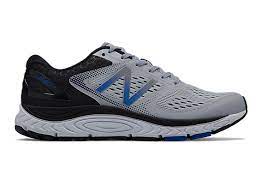 The 840v4 caters to a variety of foot types and orthotic needs all in one smooth, neutral ride. 840v4 New Balance