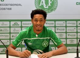 Twitter oficial da associação chapecoense de futebol. Ryan Assina Contrato Profissional De Tres Anos Com A Chapecoense Lance