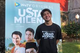 Senin, 8 maret 2021 23:58 wib. Arbani Terjebak Cinta Segitiga Bersama Prilly Latuconsina Dan Yoriko Angeline Dalam Drama Ustad Milenial Halaman All Kompas Com